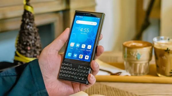 Рейтинг лучших прочных телефонов 2024 года